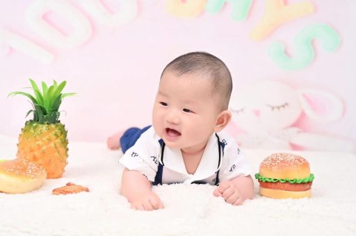 霍邱宝宝眼角红血丝