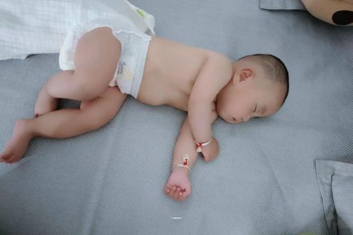 霍邱宝宝几个月可以吃水果